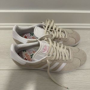 Adidas Originals Gazelles | 7.5 women’s